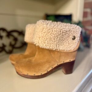 UGG Lynnea Stud Shearling Lined Clog Tan Leather Heel Ankle Boots Size 6 Boho